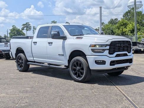 Used 2025 RAM 2500 Big Horn AWD/4WD image 2