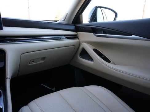 Certified 2025 INFINITI QX60 Sensory image 8