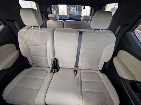 Used 2024 Chevrolet Traverse LS w/ Safety Package FWD image 4