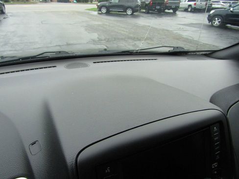 Used 2018 Dodge Grand Caravan SXT w/ Rear Park Assist Package image 12