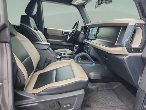 Used 2022 Ford Bronco Wildtrak image 18