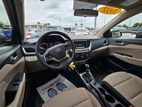 Used 2022 Hyundai Accent SE FWD image 13