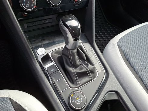 Used 2025 Volkswagen Taos S image 18