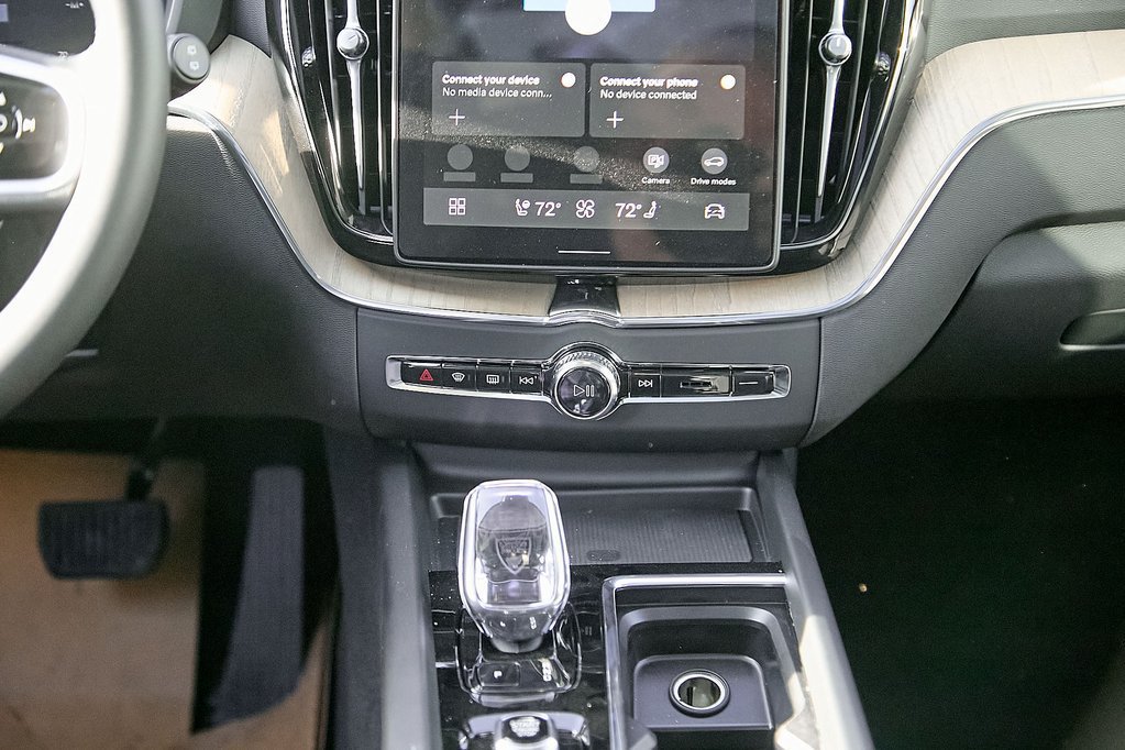 New 2026 Volvo XC60 B5 Plus w/ Climate Package AWD/4WD image 28