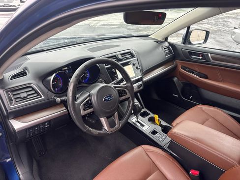Used 2017 Subaru Outback 2.5i Touring AWD/4WD image 12