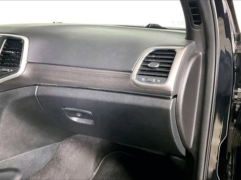 Used 2018 Jeep Grand Cherokee Limited image 14