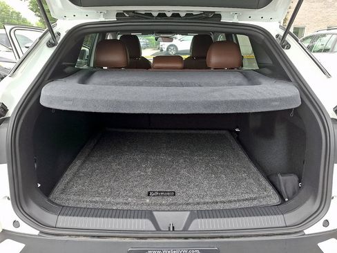 Certified 2025 Volkswagen ID.4 Pro RWD image 28