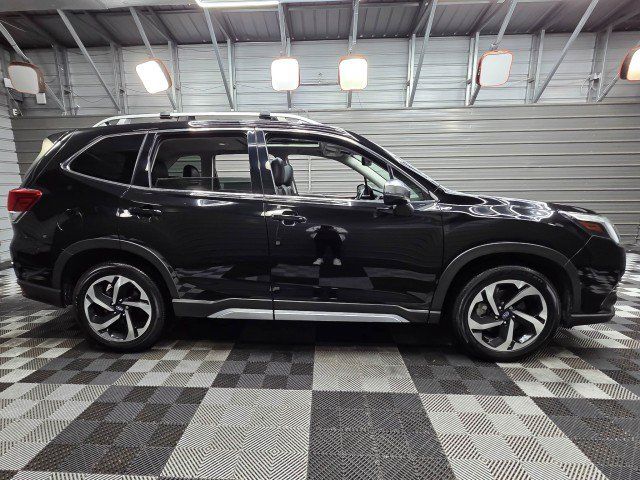 Used 2022 Subaru Forester Touring AWD/4WD image 10