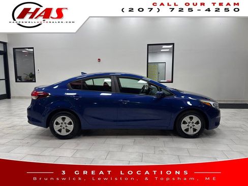 Used 2017 Kia Forte LX image 7