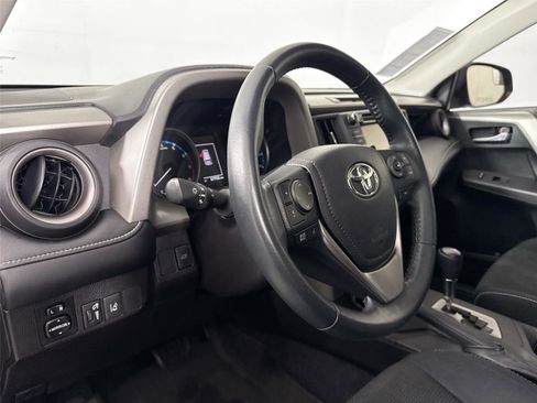 Used 2017 Toyota RAV4 XLE image 4