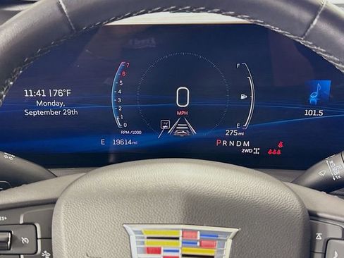 Used 2025 Cadillac XT4 Premium Luxury image 12