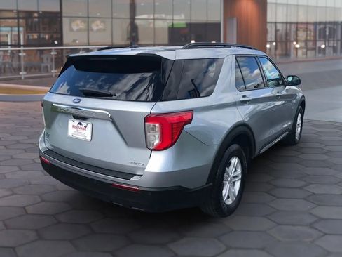 Used 2022 Ford Explorer XLT image 10