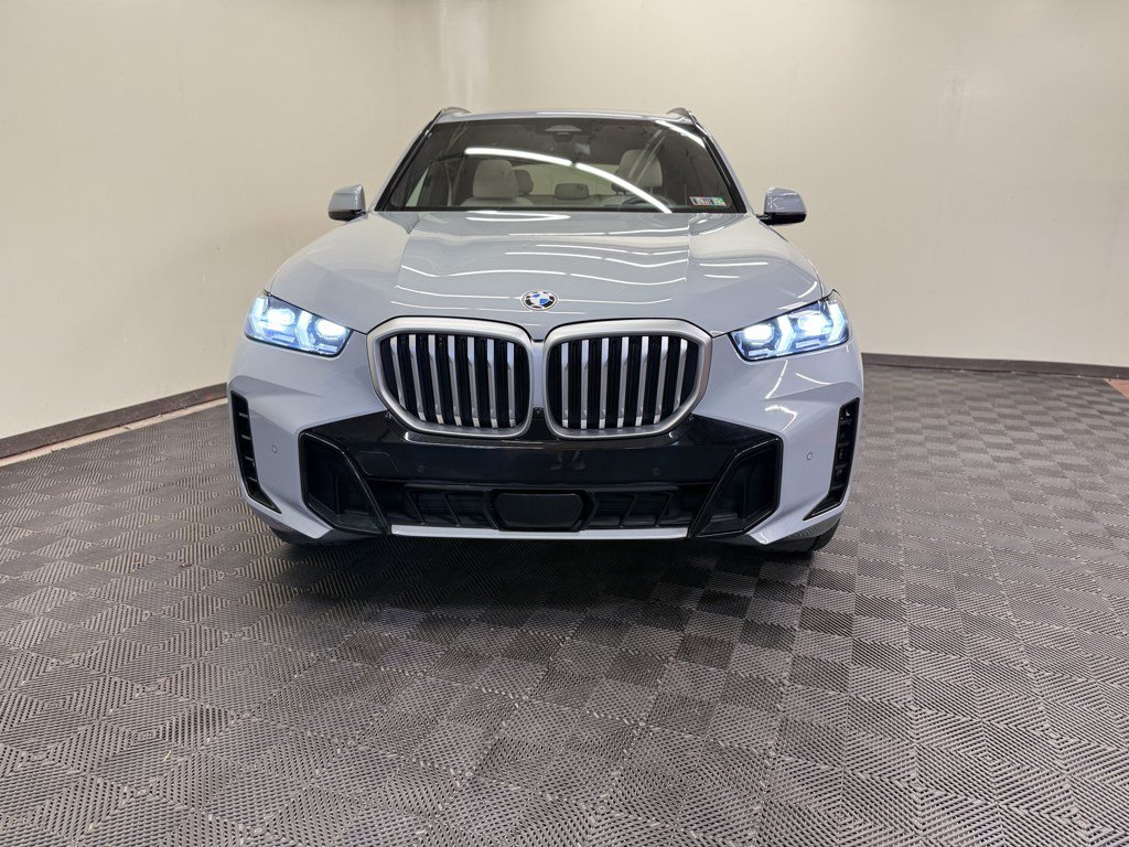 Used 2024 BMW X5 xDrive40i w/ M Sport Package AWD/4WD image 4