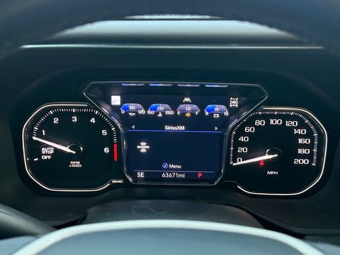 Used 2021 GMC Yukon Denali w/ Denali Premium Package AWD/4WD image 14