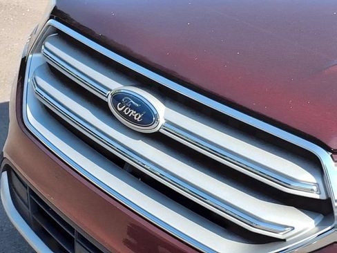 Used 2018 Ford Escape SE w/ Ford Safe & Smart Package FWD image 30