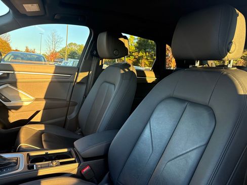 Used 2020 Audi Q3 2.0T Premium image 16