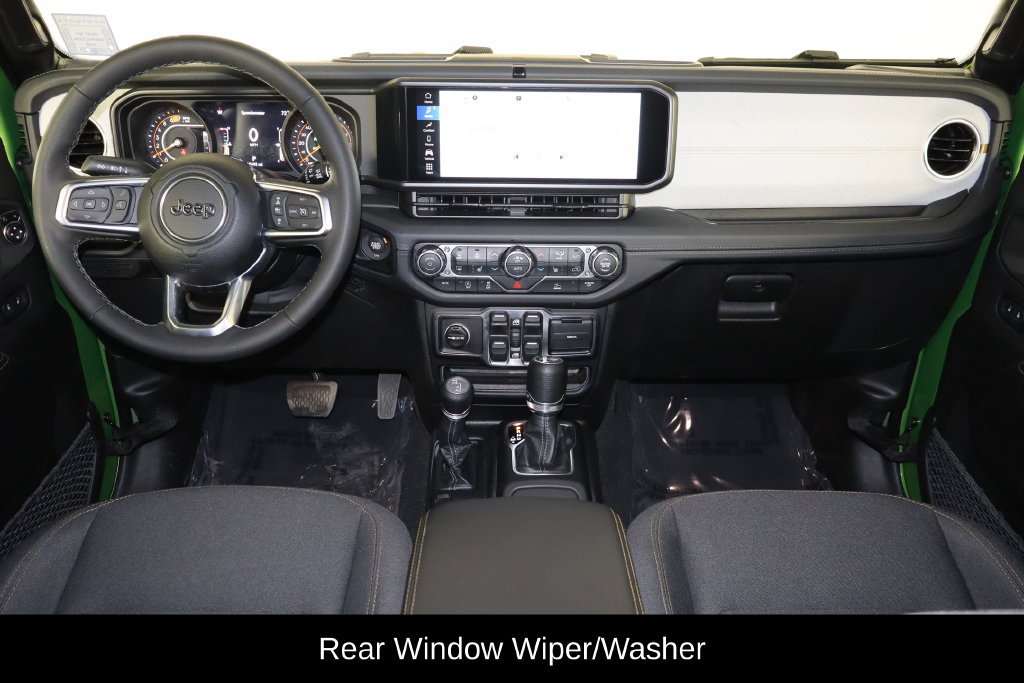 Used 2026 Jeep Wrangler Unlimited Sahara AWD/4WD image 13