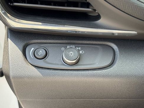 Used 2026 Buick Envista Preferred FWD image 16