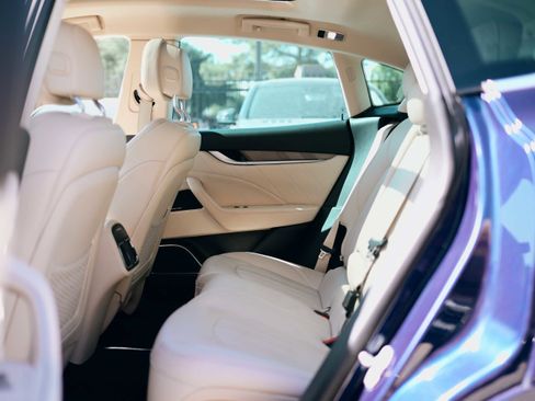 Used 2019 Maserati Levante GranLusso image 12