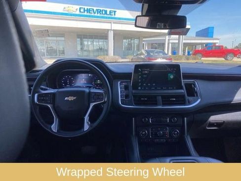 Used 2023 Chevrolet Suburban Premier image 16