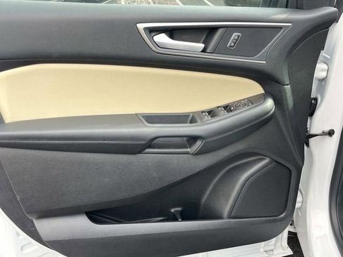Used 2020 Ford Edge SEL image 37