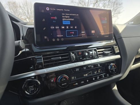 New 2026 Nissan Pathfinder SL image 19