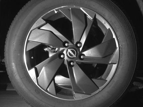 Used 2025 Nissan Rogue SV image 15