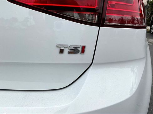 Used 2015 Volkswagen Golf S image 24