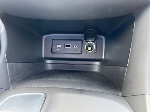 Used 2022 Chevrolet Equinox LT w/ LPO, Floor Liner Package image 14