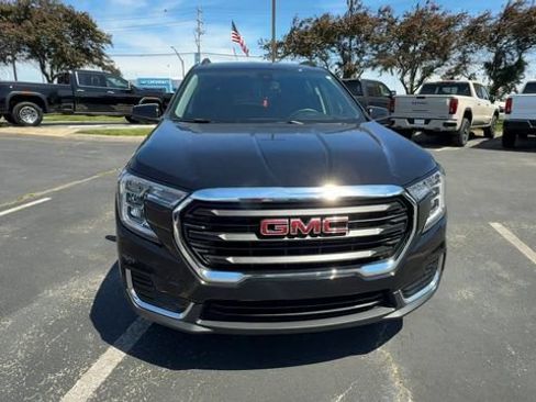 Used 2023 GMC Terrain SLE w/ Driver Convenience Package FWD image 3