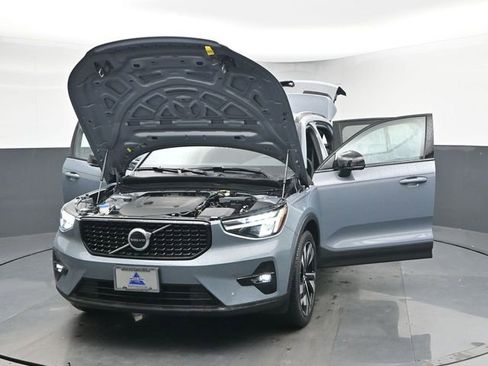 Used 2023 Volvo XC40 B5 Plus w/ Protection Package Premier image 51