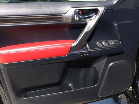 Used 2023 Lexus GX 460 Premium image 17