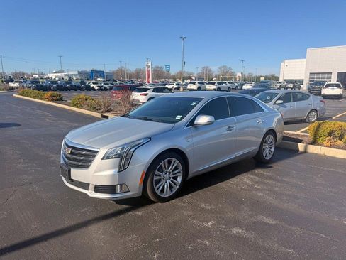 Used 2019 Cadillac XTS Luxury image 2
