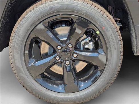 New 2025 Jeep Grand Cherokee L Limited w/ Black Appearance Package image 10