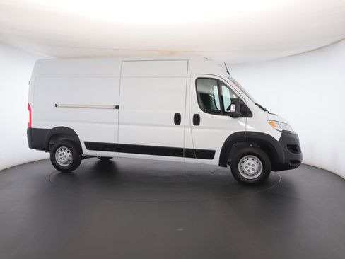 Used 2023 RAM ProMaster 2500 w/ Driver Convenience Group image 16
