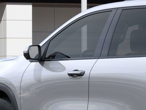 Used 2026 GMC Acadia AT4 AWD/4WD image 13