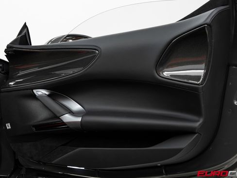 Used 2024 Ferrari SF90 Spider image 34