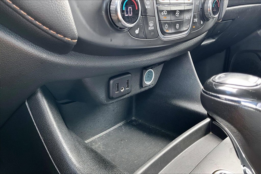 Used 2020 Chevrolet Traverse LT w/ Driver Confidence II Package AWD/4WD image 33