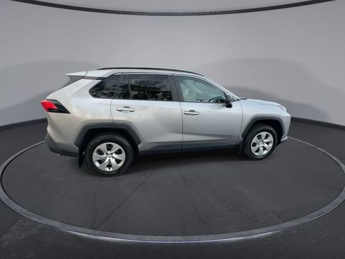 Used 2021 Toyota RAV4 LE image 16