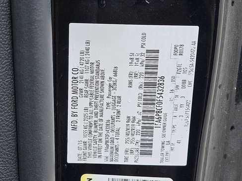Used 2015 Ford Mustang GT Premium w/ Equipment Group 401A RWD image 22