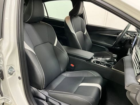 Used 2025 Toyota Camry SE FWD image 8