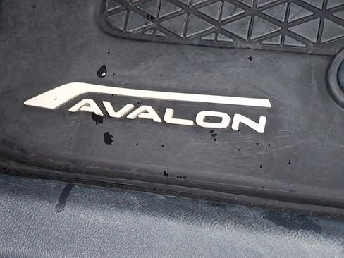 Used 2021 Toyota Avalon XLE image 14