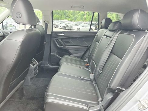 Used 2022 Volkswagen Tiguan SE AWD/4WD image 12