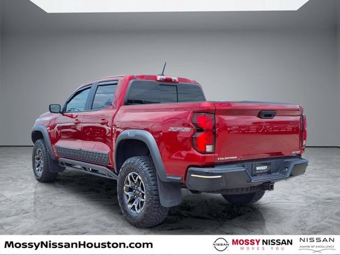 Used 2024 Chevrolet Colorado ZR2 w/ Technology Package AWD/4WD image 2