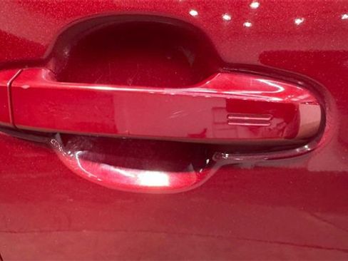 Used 2019 Toyota C-HR XLE image 11