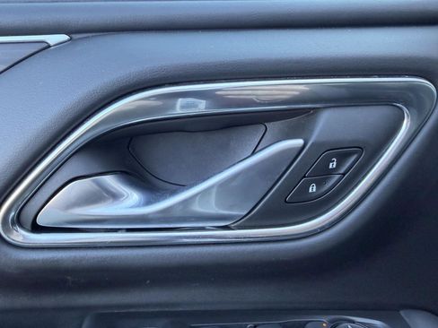 Used 2022 Chevrolet Tahoe LT w/ Luxury Package image 16