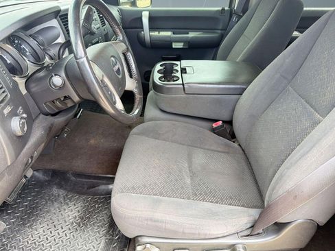 Used 2008 GMC Sierra 2500 SLE w/ Z71 Off-Road Package image 5