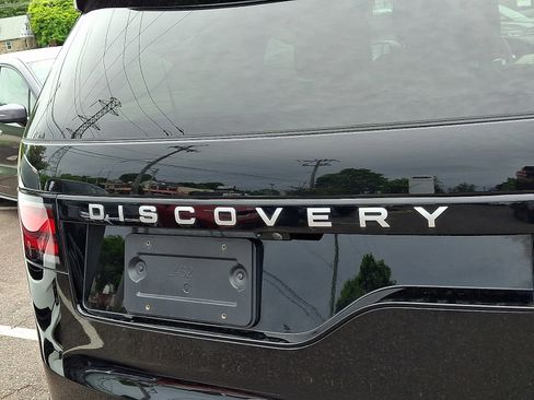 Used 2025 Land Rover Discovery S AWD/4WD image 31