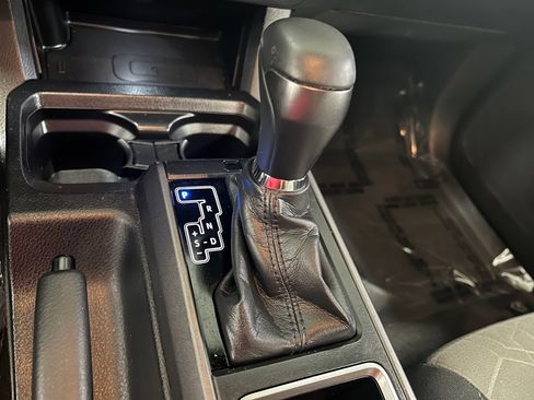 Used 2021 Toyota Tacoma TRD Off-Road AWD/4WD image 26