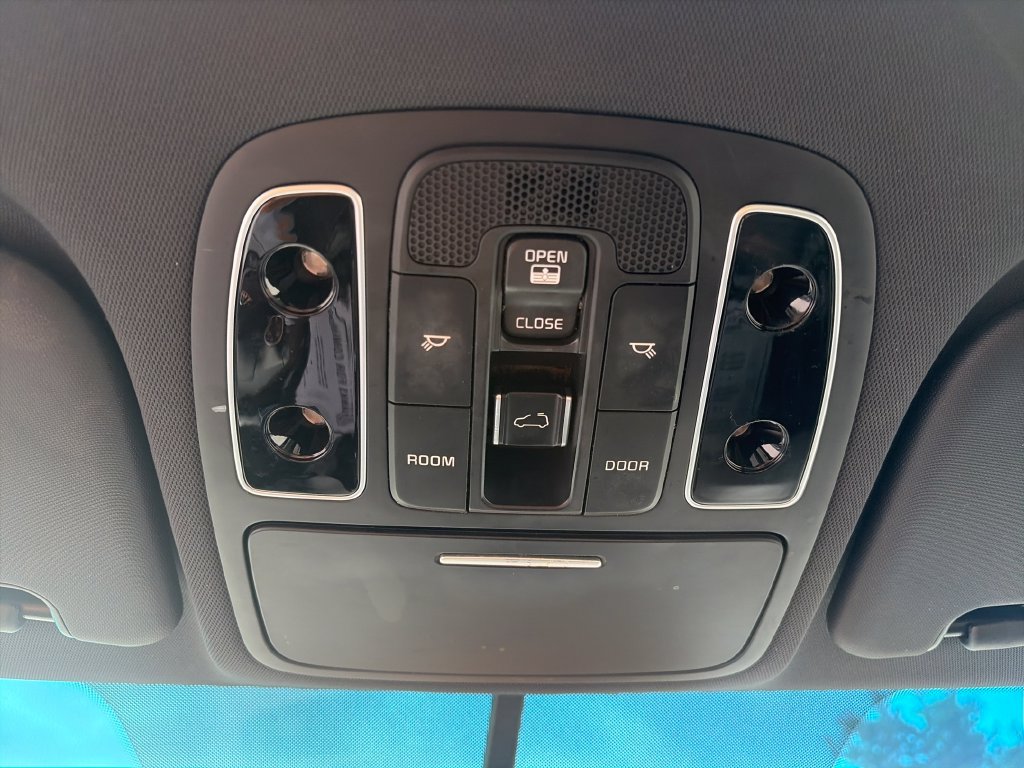 Used 2014 Kia Soul + w/ Primo Package FWD image 37